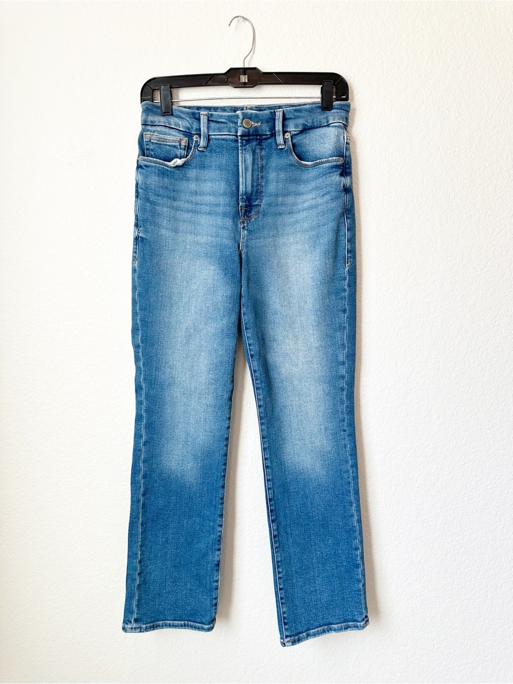 Good American Straight-Leg High-Rise Jeans - Light Blue Wash